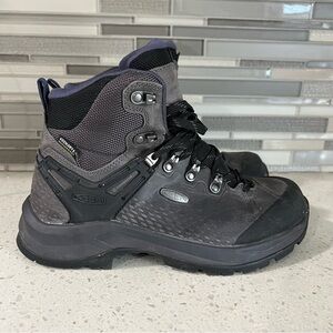 Keen Women's Black WaterProof Boots Size 6.5